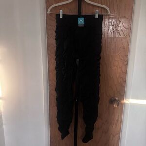 Agogie women resistance +20 scrunched black leggings size XL